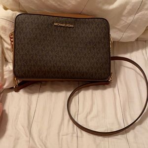 Micheal Kors jet set